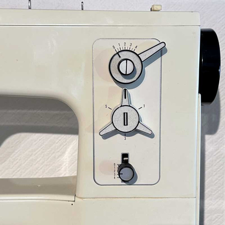 Better Grip Stitch Width and Buttonhole knob